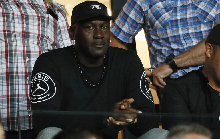 Майку Майкла Джордана з фіналу НБА продали за рекордні $14 млн